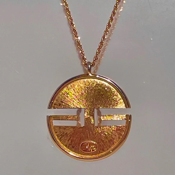 Givenchy Paris New York 1978 Medallion Logo Necklace on 24” Solid Rope Chain - Picture 7 of 8